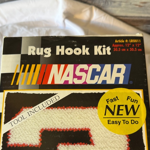 NASCAR Rug Hook Kit with Bold Black and Red Number 3 - Picture 5 of 7